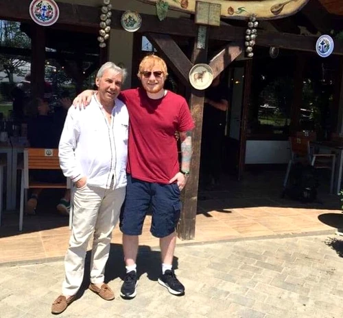 Ed Sheeran şi Cristian Dumitrescu, proprietarul complexlui unde artistul a fost cazat Foto: arhivă personală