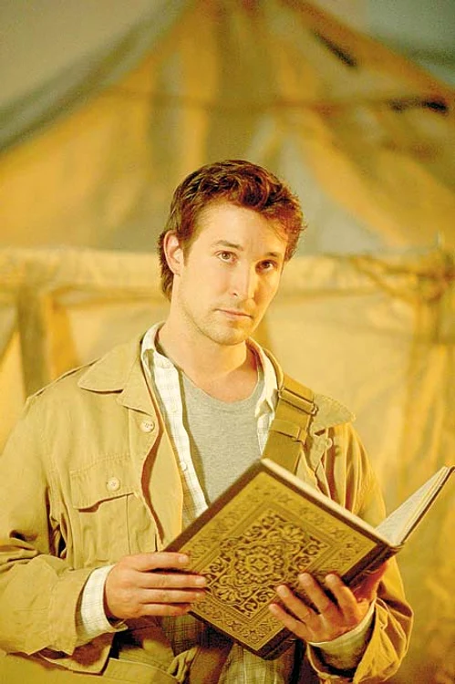 
    Noah Wyle  