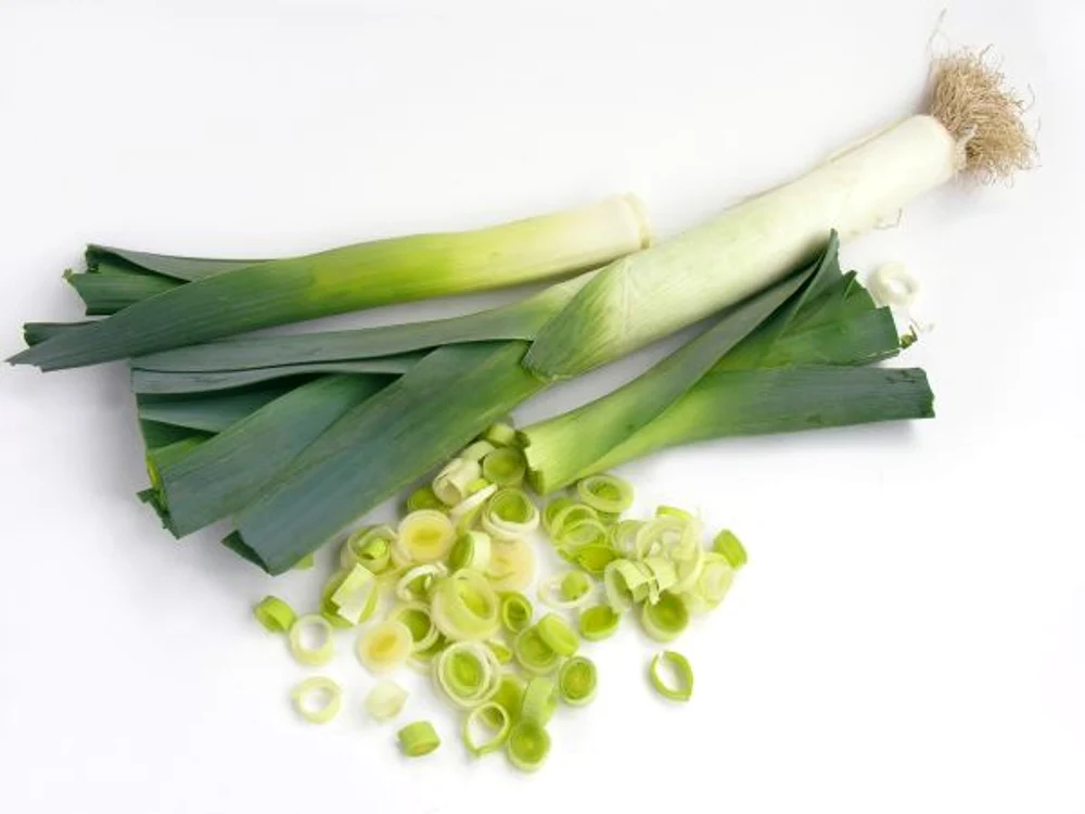 Prazul este bogat în apă, aceasta regăsindu-se în proporție de 90%, dar este şi o sursă excelentă de vitamina A, C, E, K și B.www.clicksanatate.ro