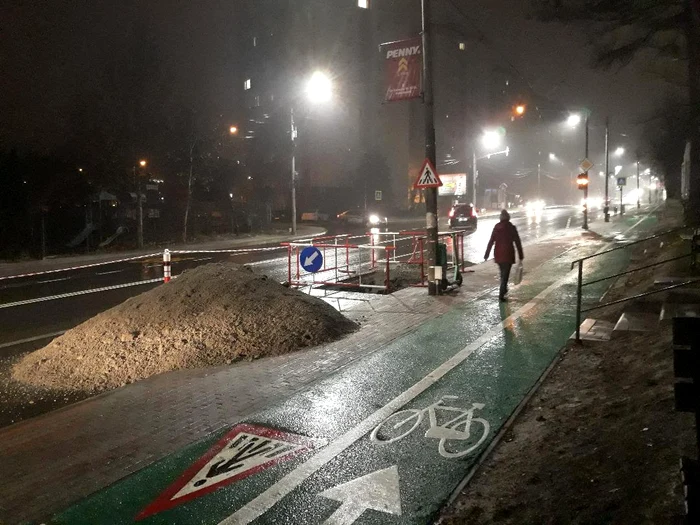 Groapa a apărut pe strada Mihai Viteazul FOTO Dan Sofronia
