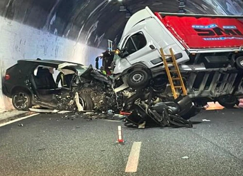 Accident provocat de un român în Italia FOTO Twitter / @BabboleoNews