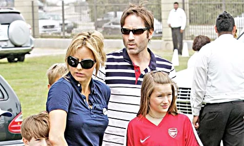 2011 O familie fericită:  cei doi actori şi copiii  lor, Madelaine şi Kyd  jpeg