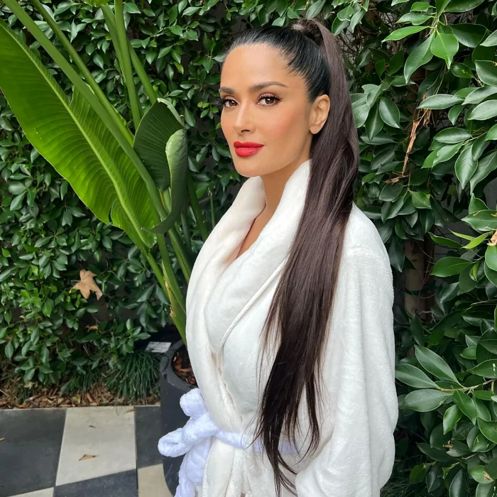 Salma Hayek coadă jpg