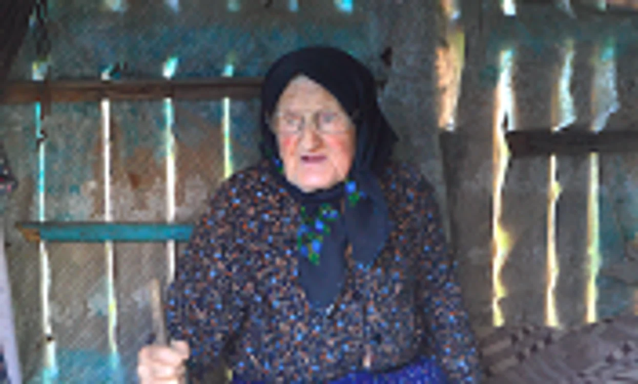 Român centenar - Profira Baciu din Vaslui Foto Simona Voicu