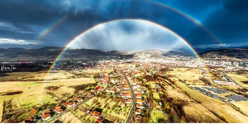 Curcubeu deasupra munților Apuseni Foto Marius Turc (4) jpg