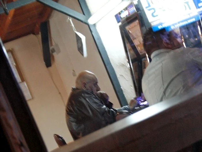 Viorel Lis, fost edil al Capitalei, este un împătimit la păcănelelorFoto: VIP