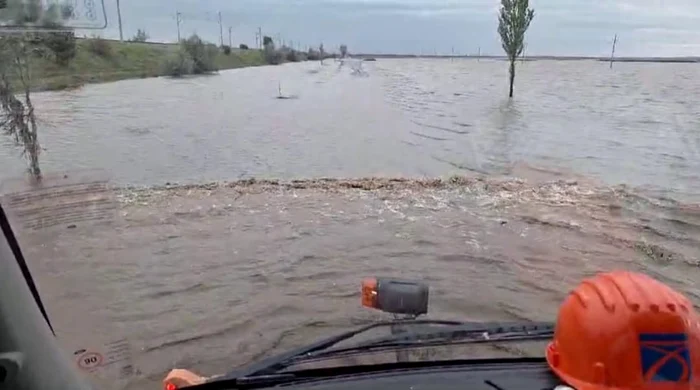 Drum național, transformat în lac FOTO: Meteoplus