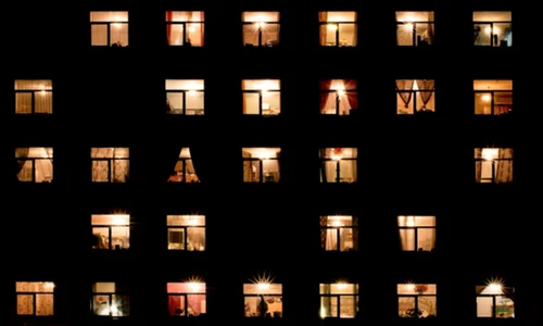 ferestre luminate noapte jpg