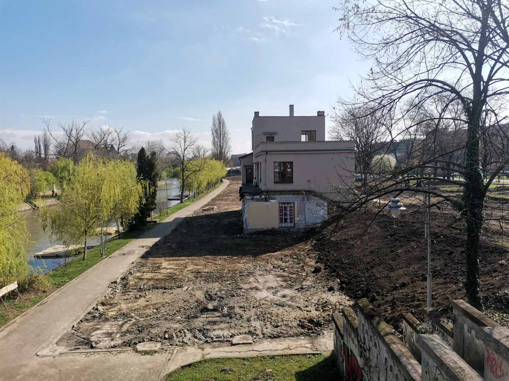 Au început lucrările de pe malul Begăi FOTO Ștefan Both
