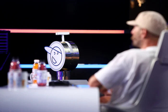 
    Cheloo va folosi maneta care va interzice unui concurent să mai revină la iUmor  