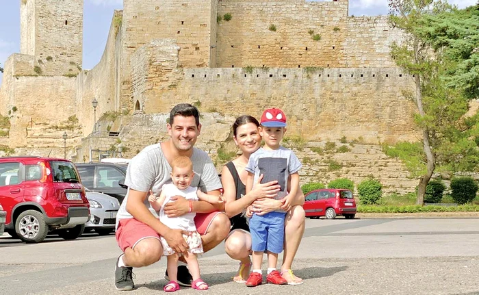 Ellie White şi Doru Tinca au împreună doi copii: pe Alexis Maria (1 an) şi pe Mihai (aproape 4 ani)