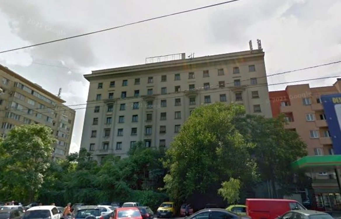 Clădirea fostului hotel Astoria a fost vândută pe nimic. Foto: captură Google Maps