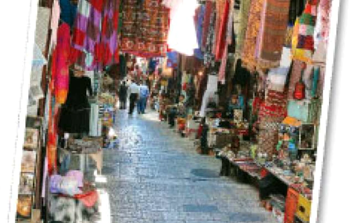    În bazaruri, găseşti tot felul de produse foarte ieftine