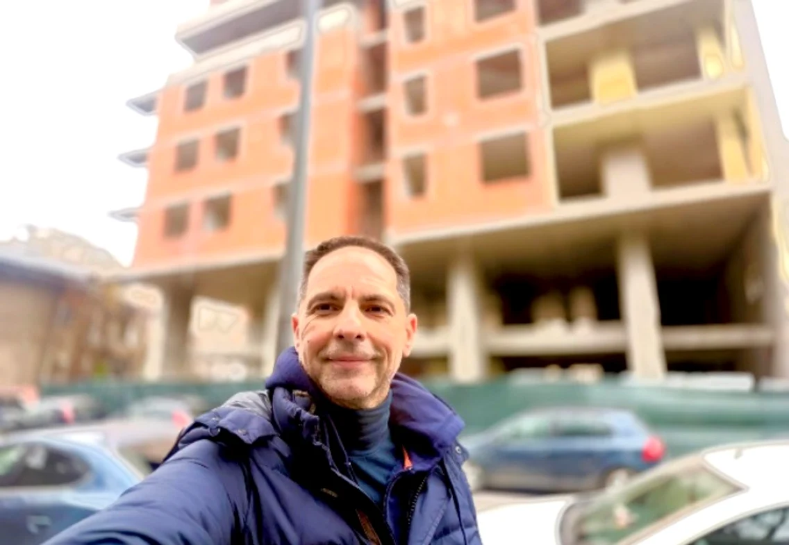 Dan Negru circulă prin oraș cu bicicleta foto: Facebook