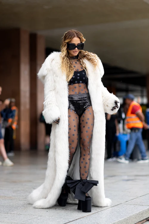 Rita Ora a optat pentru o ținută Nina Ricci (Foto: Profimedia)