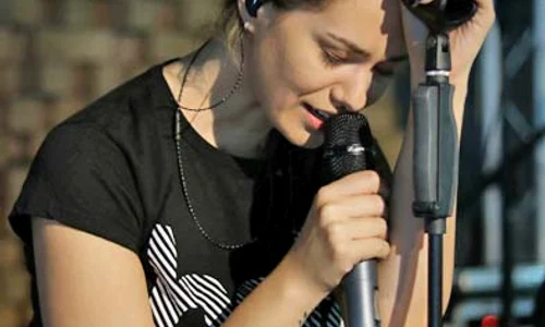 Mâine, la Teatrul  Metropolis, solista  îşi va lansa primul  album din carieră jpeg