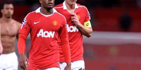 Evra (prim-plan) este jucător de bază la Manchester United EPA