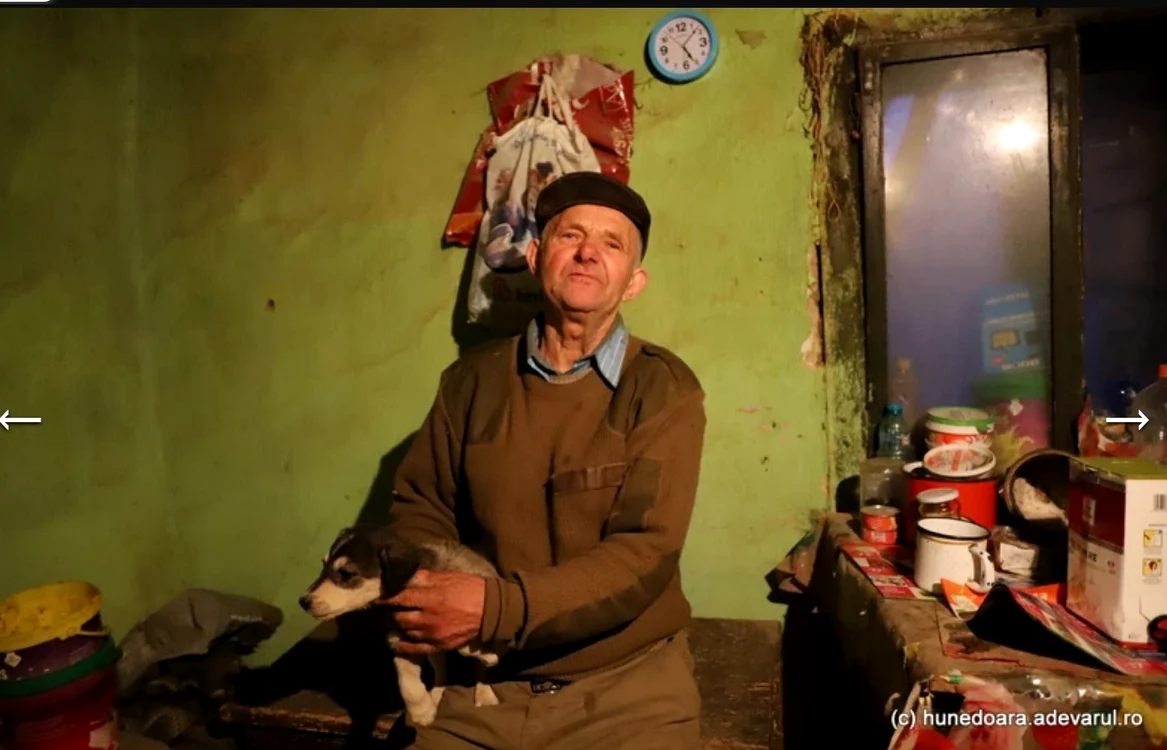 Longhin Topor,  cu cățelul care  îi ține de urât