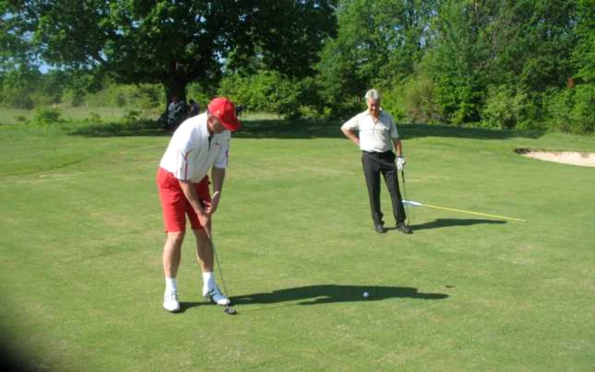 Teren de golf. Foto Arhivă
