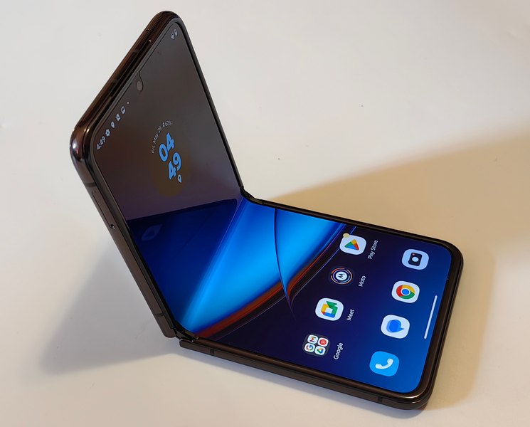 Motorola RAZR 40 Ultra, o mare schimbare într-un pliabil mic [TECH REVIEW]