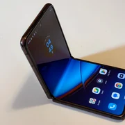 Motorola RAZR 40 Ultra FOTO Adrian Pogîngeanu jpg