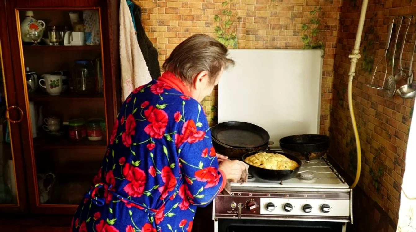 Gospodină din satul Rai Olexandrivka FOTO Agerpres