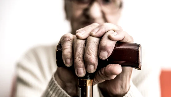 Batran varstnic pensionar FOTO Shutterstock