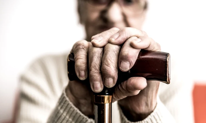 Batran varstnic pensionar FOTO Shutterstock
