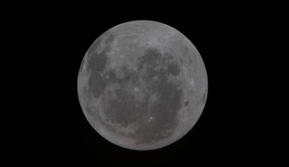 „Se scrie istorie!” NASA a publicat imagini cu fața ascunsă a Lunii văzută de echipajul Artemis II