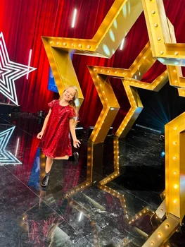 Rebeca Rizea, sosia Mădălinei Manole, nu s-ar fi calificat în semifinala Românii au talent foto Facebook