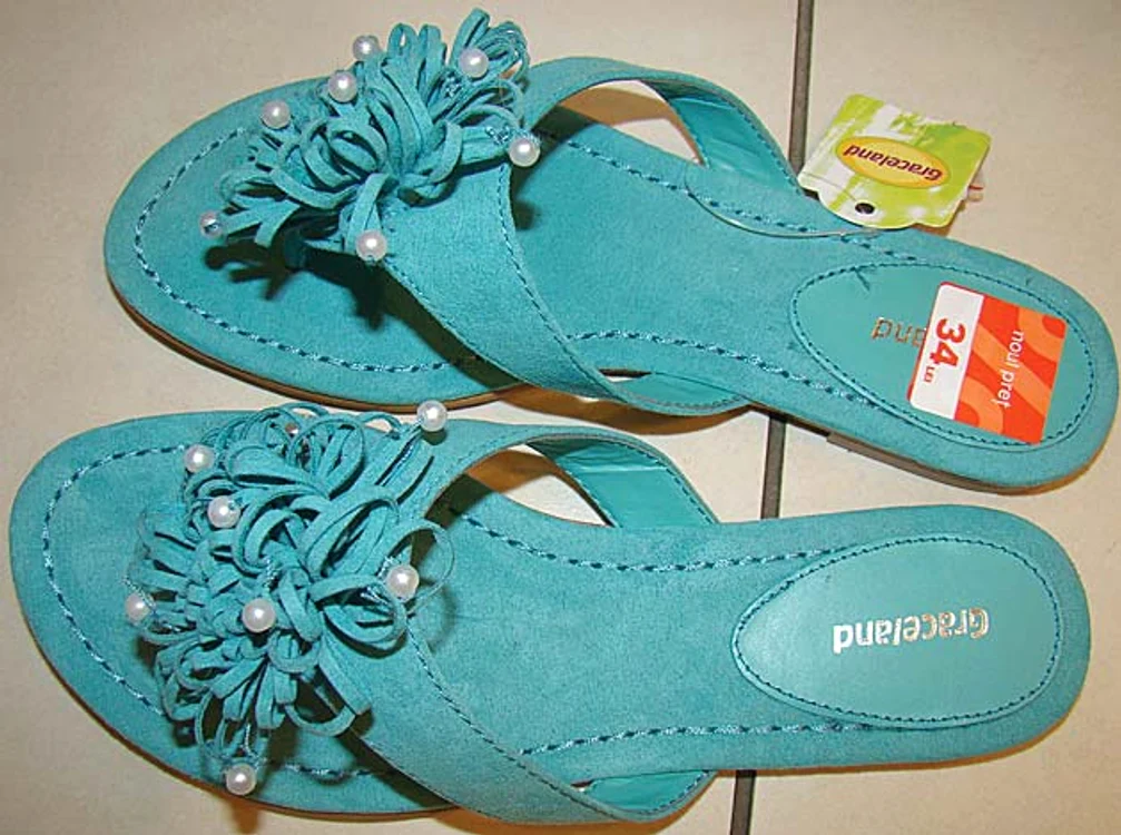 Papuci flip-flop – de la 69 lei la 34 lei Magazin Deichmann