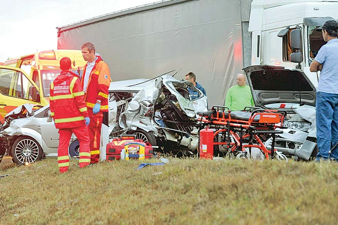 TRAGEDIE RUTIERĂ ÎN UNGARIA (Fotografii: Mediafax)