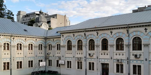 Colegiul Național Gheorghe Lazăr Bucurwsti  FOTO Fb jpg