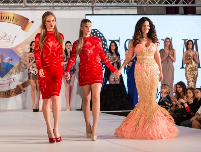 Goddess Andreea a cântat şi a defilat la Bucharest Fashion Week