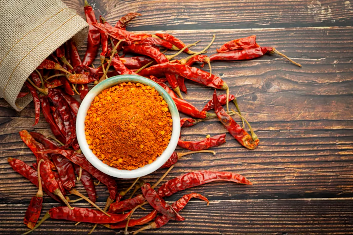 Piperul cayenne poate fi util în grădină / foto: Freepik