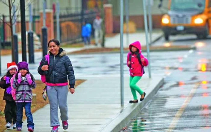 Elevii de la şcoala Sandy Hook au reluat ieri cursurile