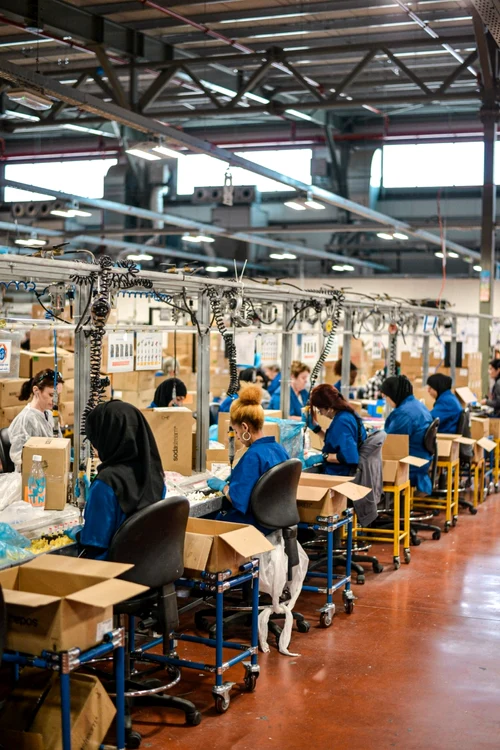 Angajaţii din industria textilă au unele dintre cele mai mici salarii la nivel naţional. FOTO Unsplash