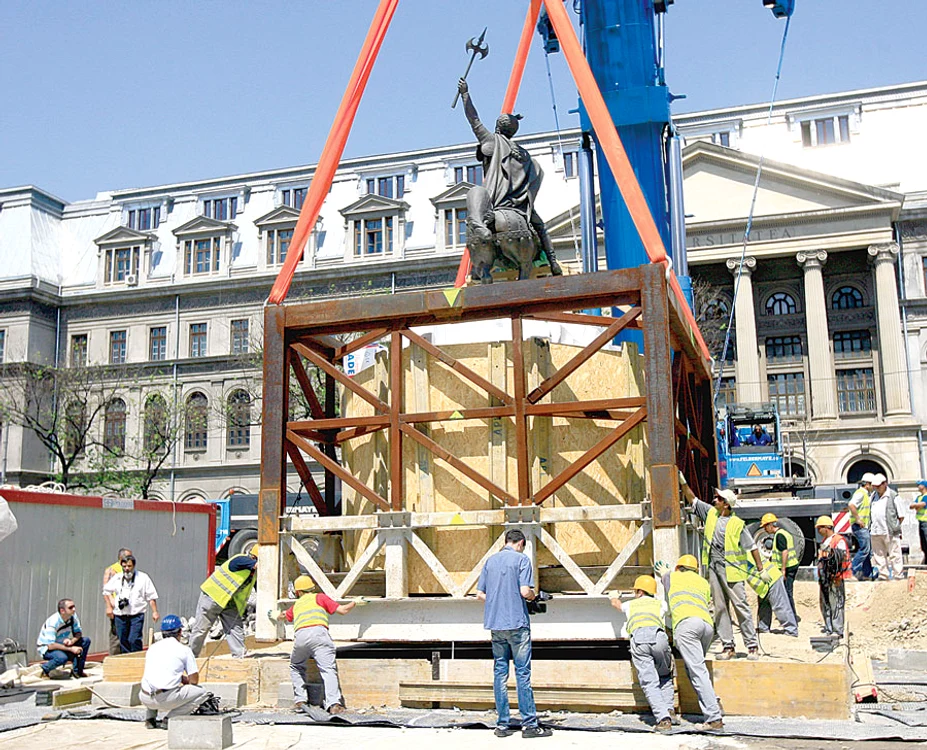 
    Şantier la Universitate (Foto: Petrică Tănase)  