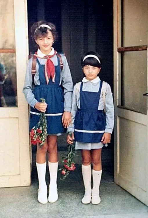 Ioana Băsescu (stânga), împreuna cu sora ei, Elena / foto: arhiva personala
