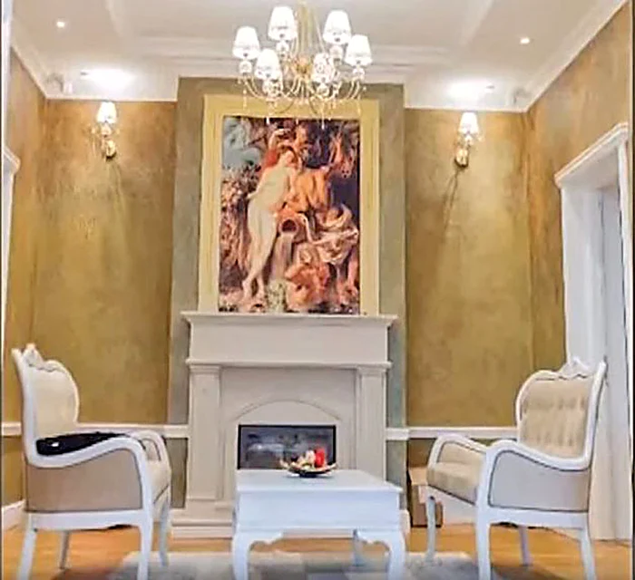 Interioarele sunt luxoase şi extravagante