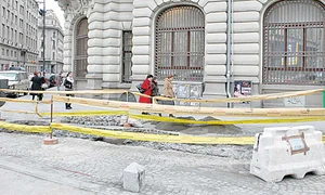 Primele căsuţe din cele 75 au  fost deja montate în piaţeta  de deasupra parcării de la Universitate jpeg