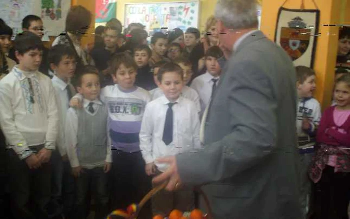 Colindători la Şcoala „Vasile Goldiş“