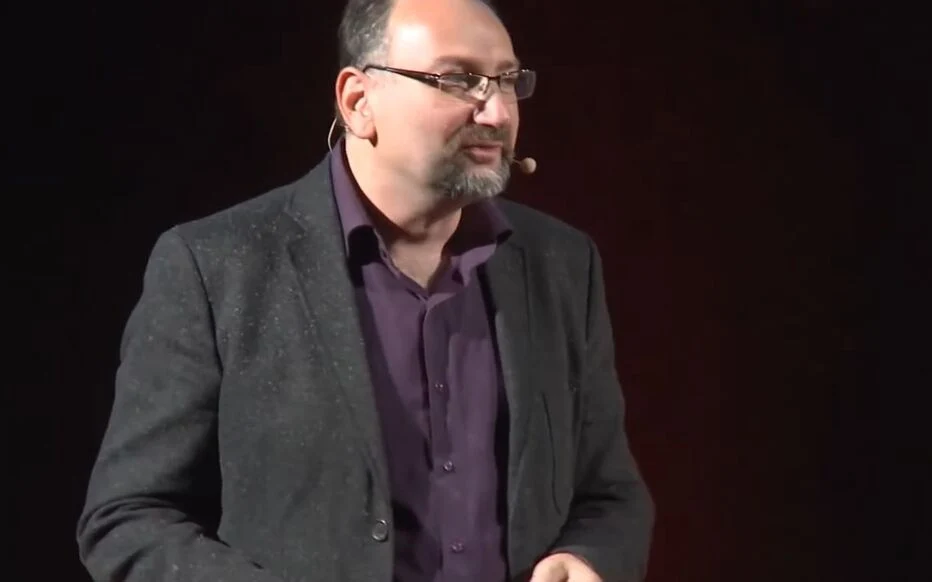 Profesor universitar, acuzat că și-a acordat singur „Nobelul”, demascat în România și anchetat în Franța. Procuror: „O poveste care pare desprinsă dintr-un film”