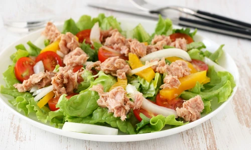 Salata cu ton si legume jpeg