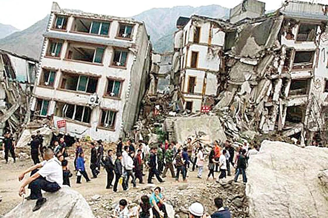 La Kathmandu, sunt peste 700 de morți și sute de clădiri distruse