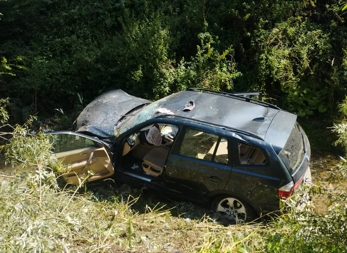 Șoferul a suferit leziuni grave FOTO ISU Neamț