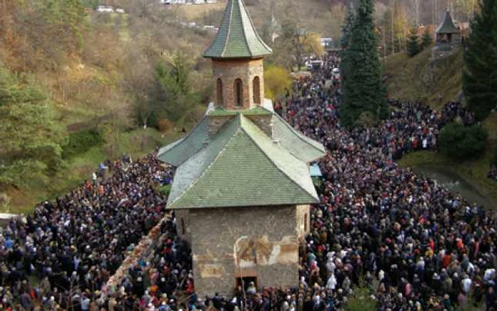 Anul trecut, circa 40.000 de persoane au venit la mormântul lui Arsenie Boca