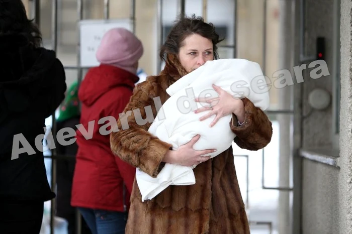 Mămicile din Braşov nu sunt de acord cu „aberaţiile“ Guvernului. Foto: Bogdan Crăciun