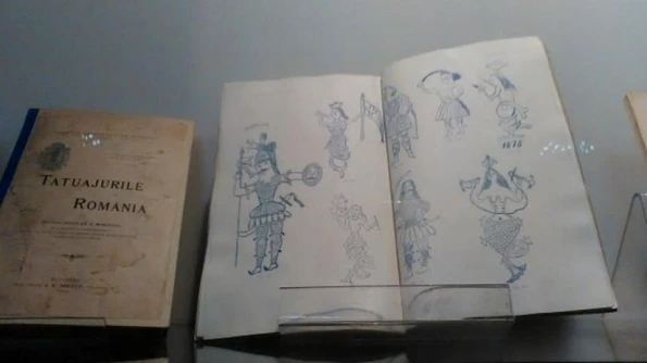 Tatuajul în România expoziție vernisată la Muzeul Civilizației Urbane a Brașovului jpeg