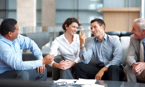 grup colegi vorbesc shutterstock 46799443 0 jpeg